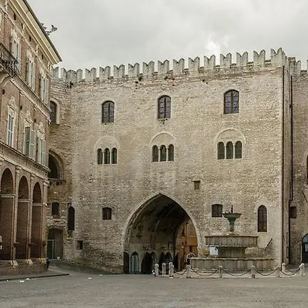 Апартаменты La Casa Nel Vicolo Фабриано